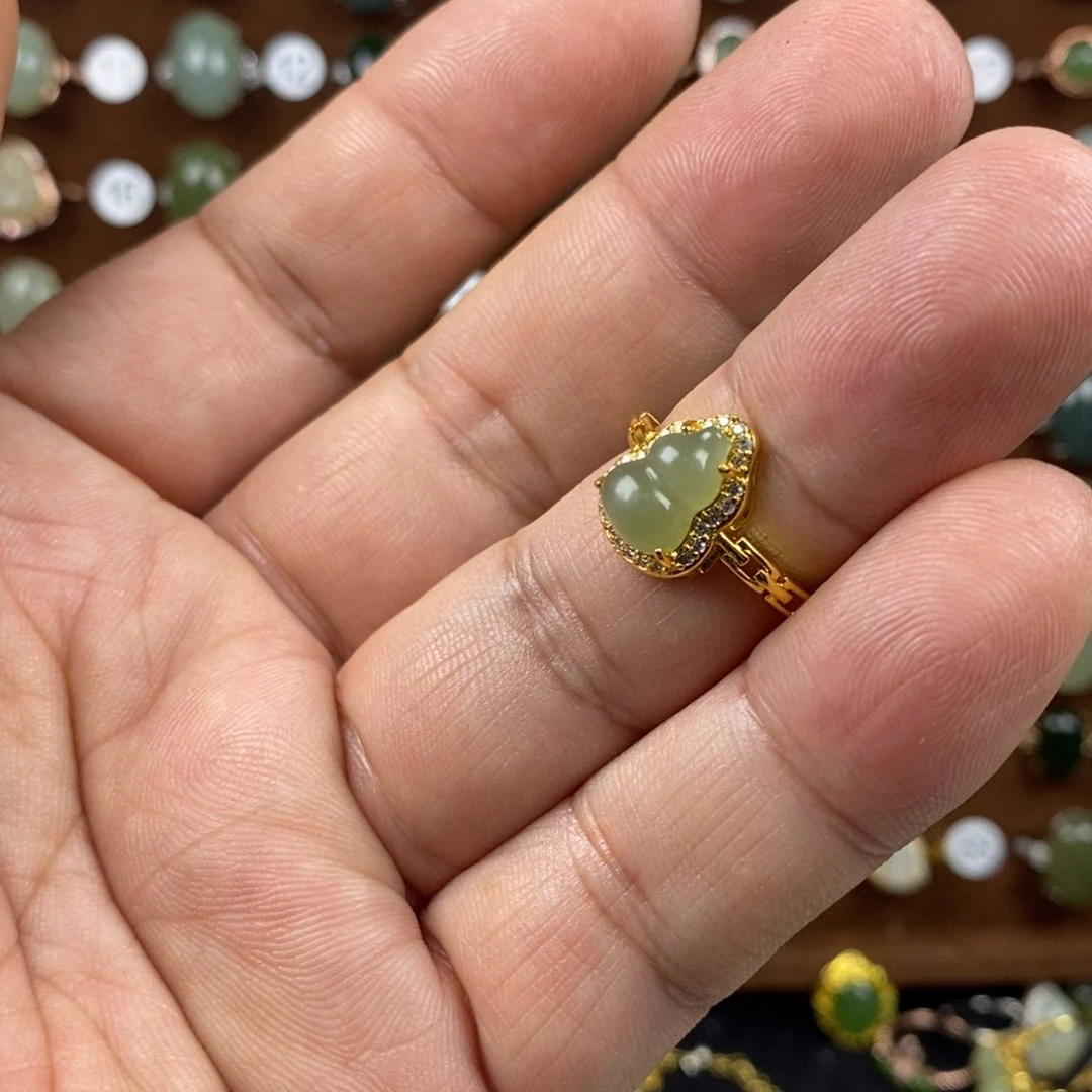 和田玉（青白玉）戒指合金