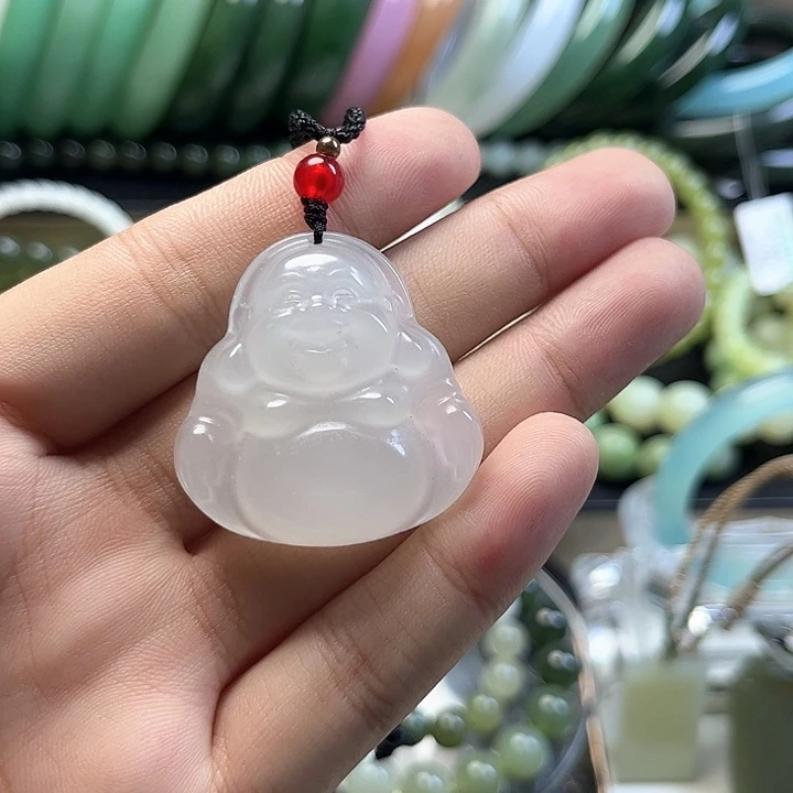 颈饰未镶嵌石英质玉