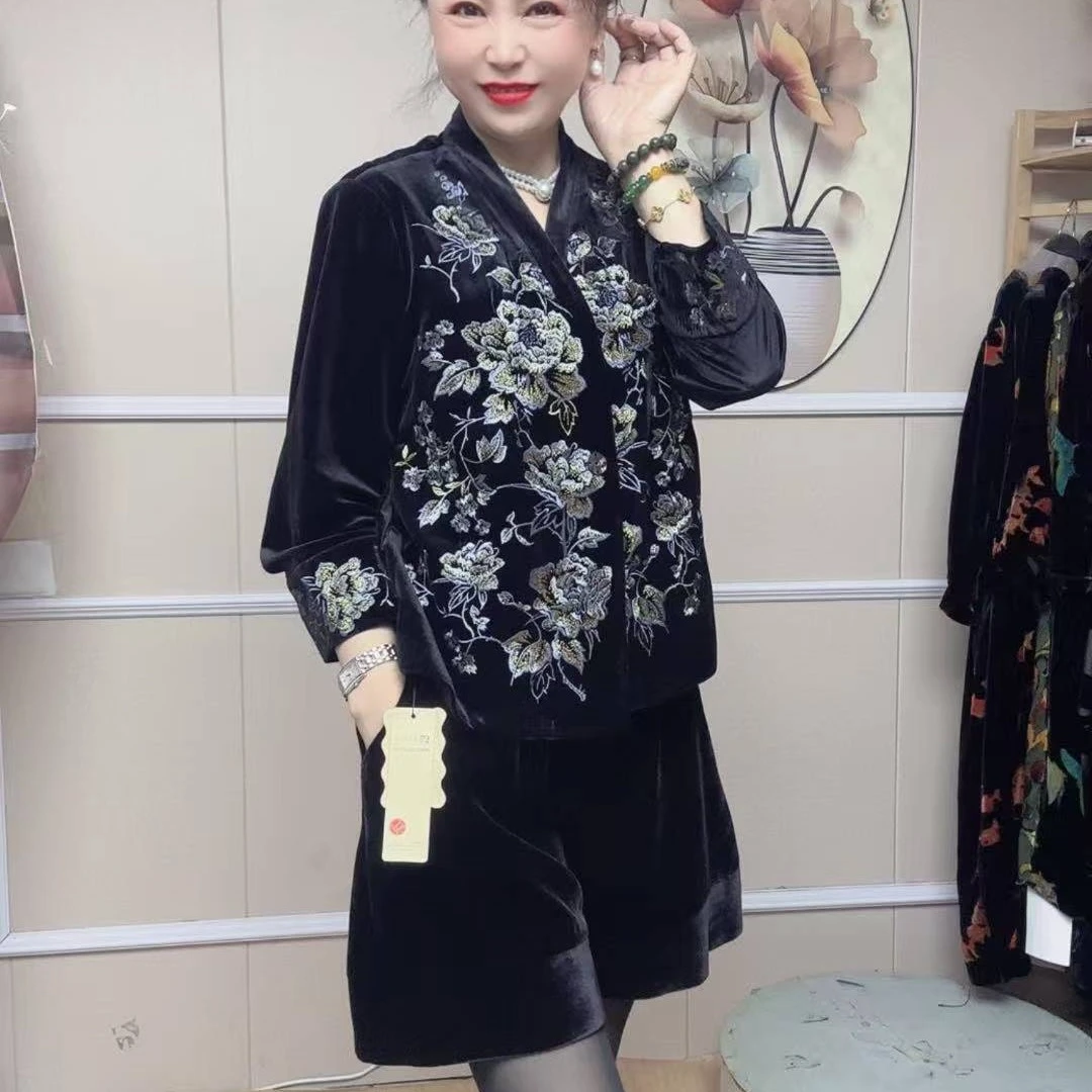 丝绒绣花一字领外搭