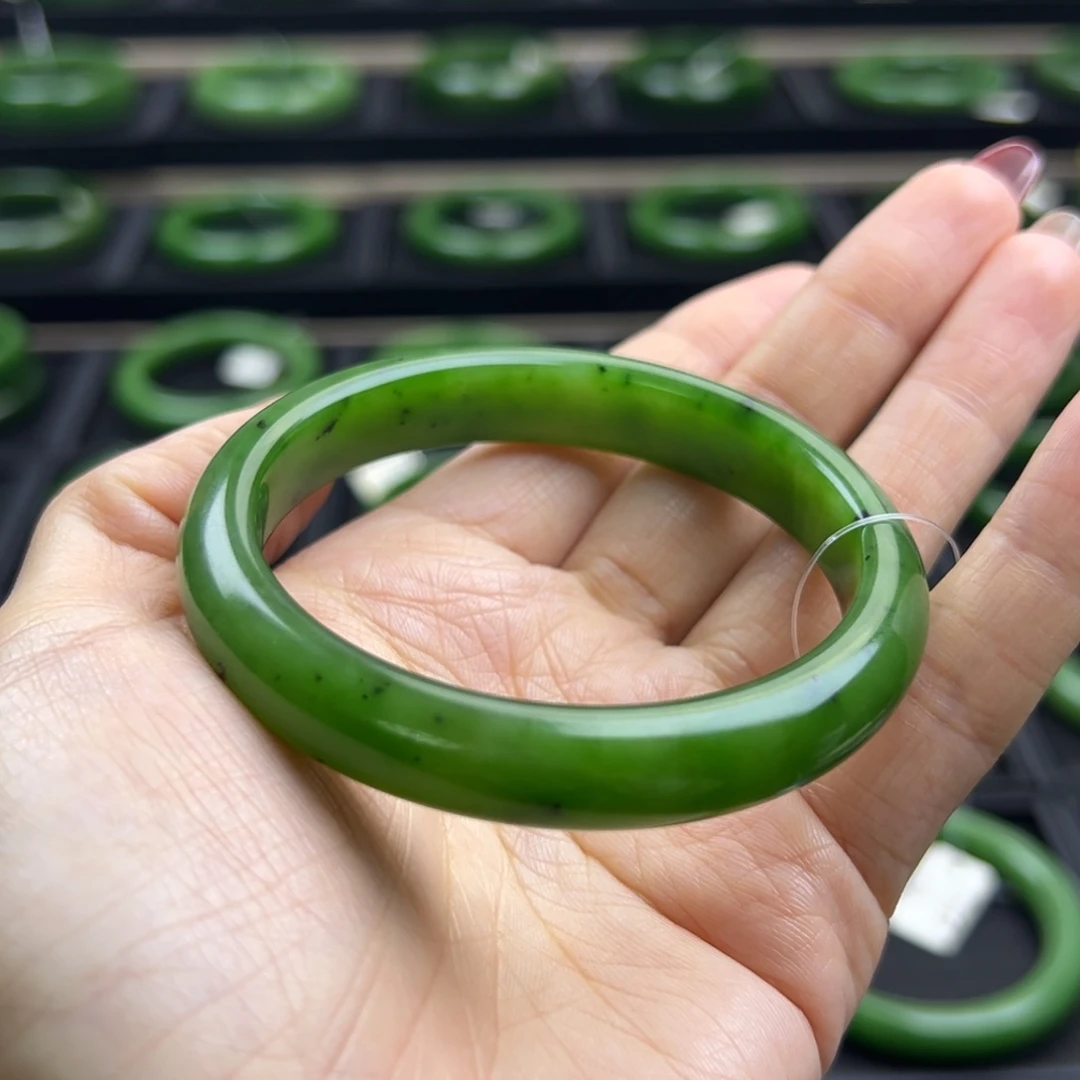 和田玉（碧玉）未镶嵌手镯