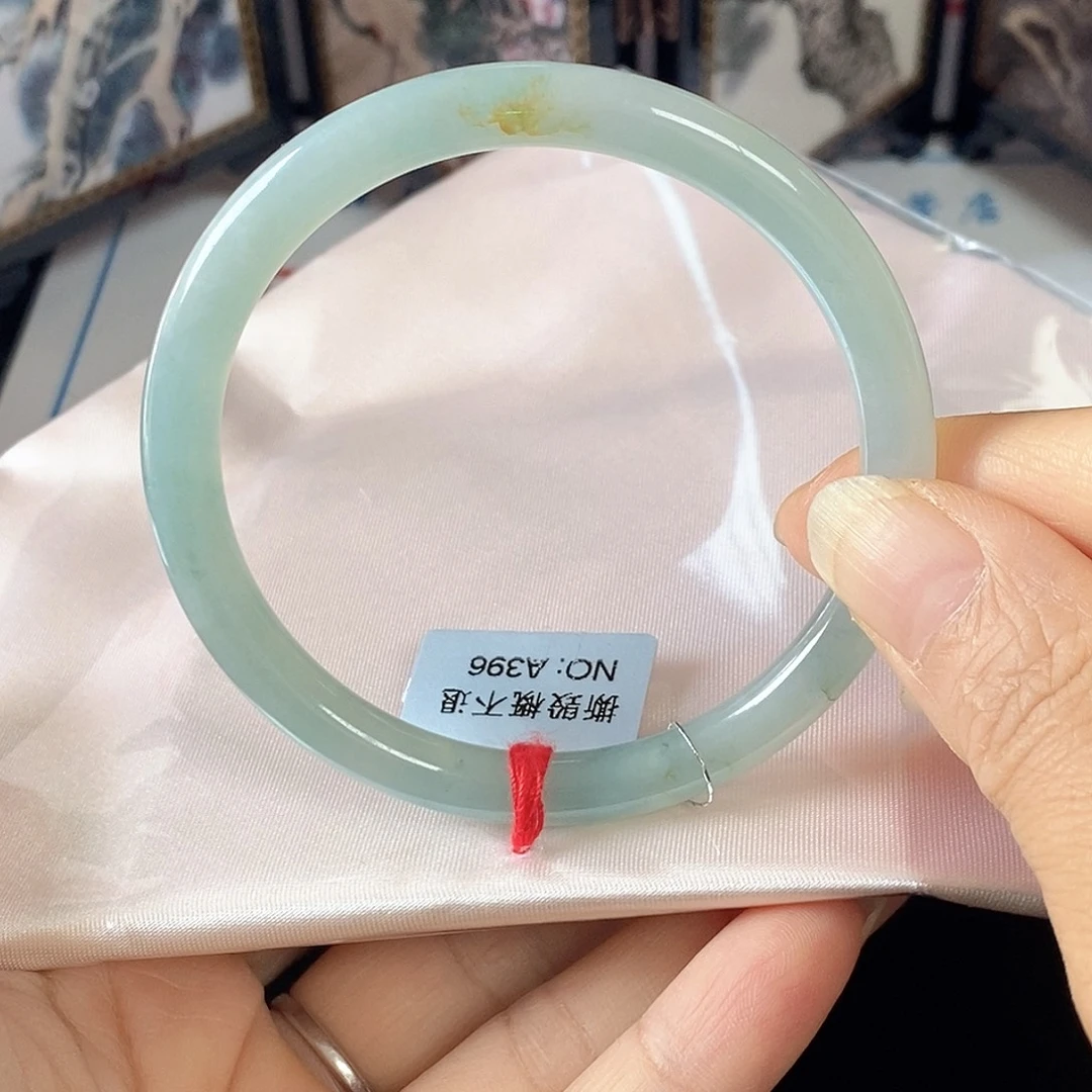 翡翠未镶嵌手镯（圆镯）57