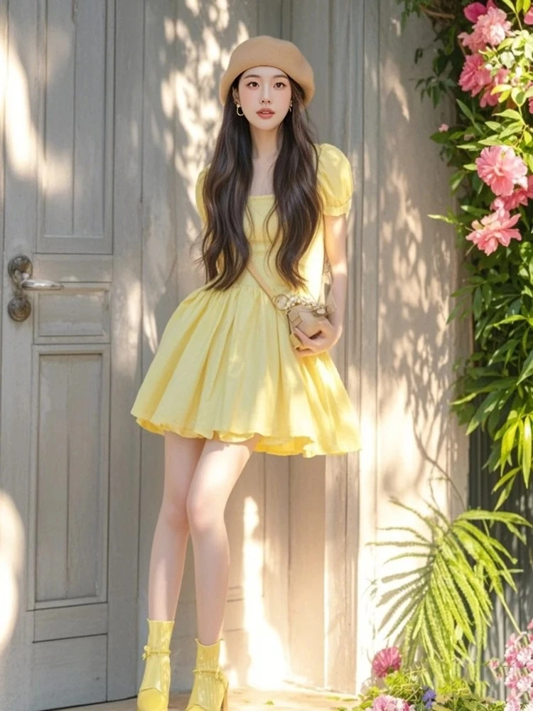 黄色连衣裙2025夏季新款高级感法式穿搭多巴胺掐腰裙子