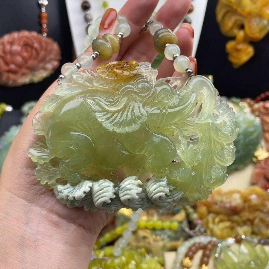 未镶嵌蛇纹石玉颈饰