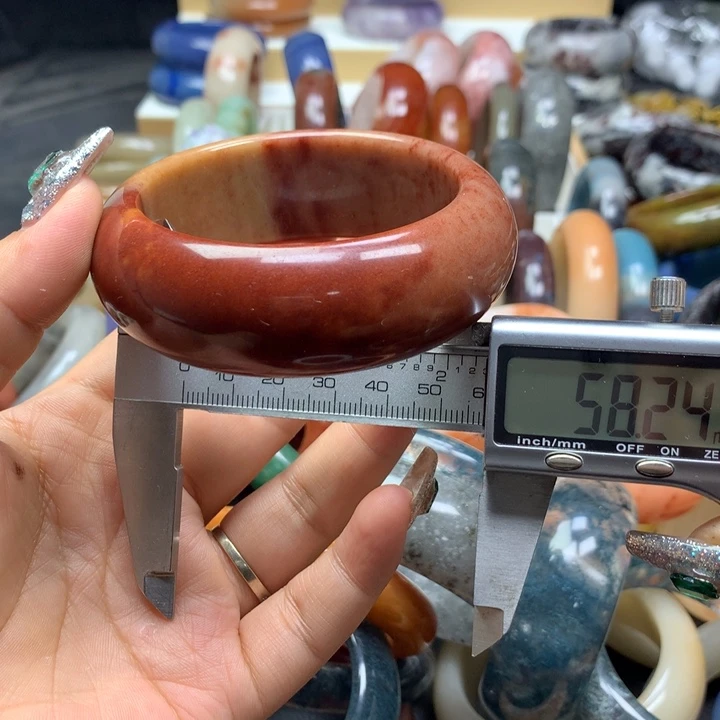 未镶嵌手镯石英质玉