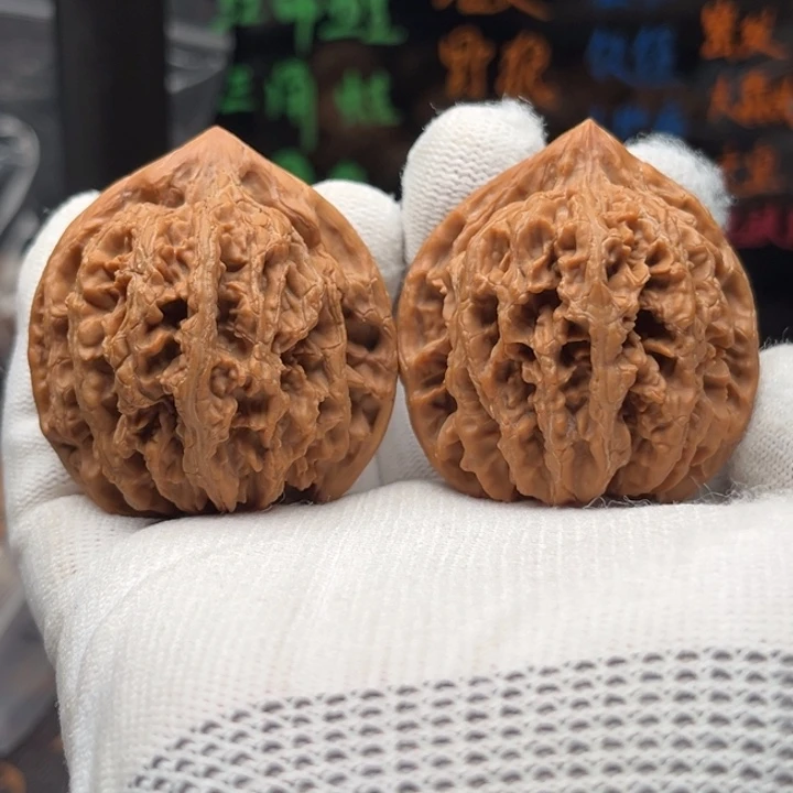 文玩核桃把件九龙筋