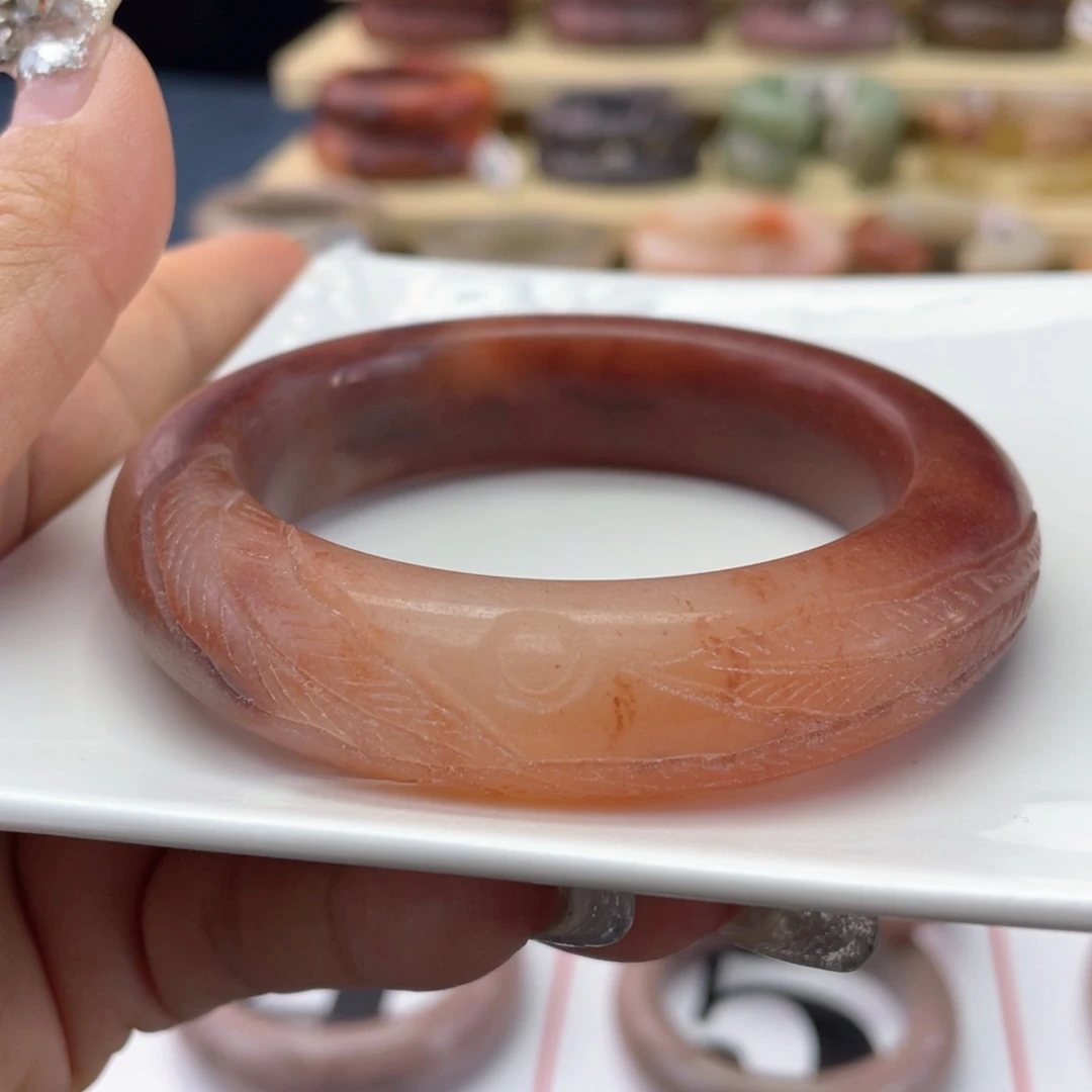 周***石英岩玉手镯未镶嵌