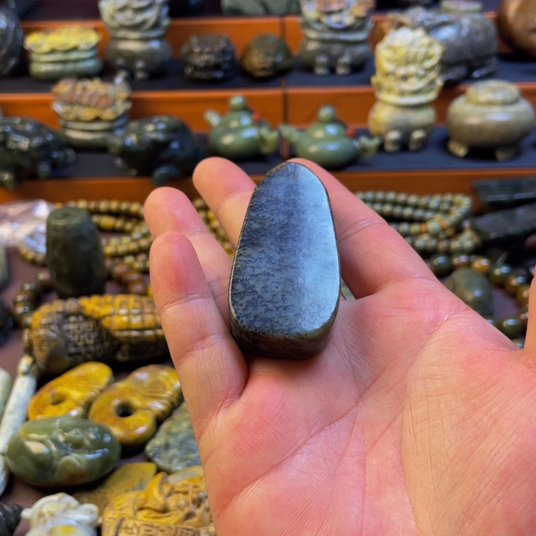 【闪购商品】未镶嵌岫岩河磨玉（透闪石质玉）挂件
