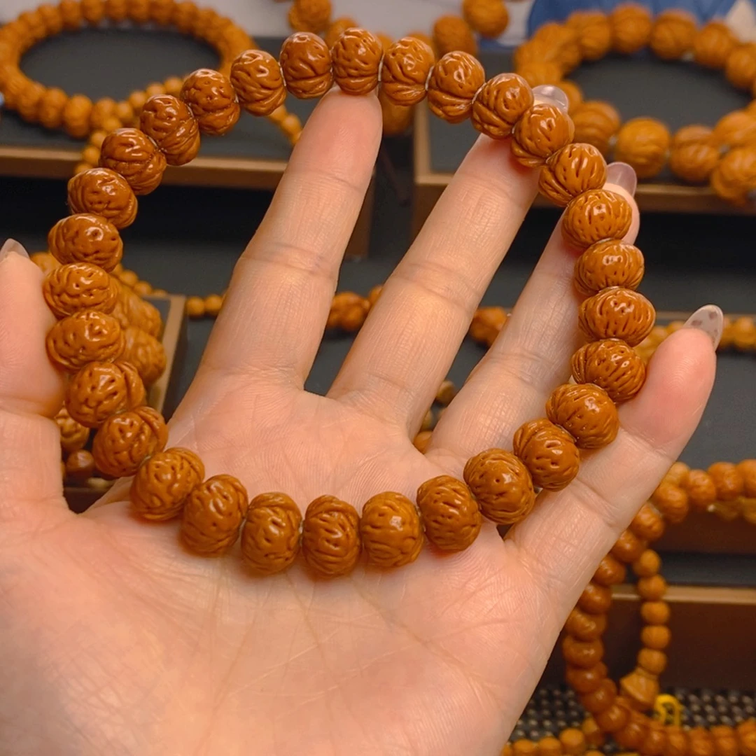 B****桃核吊坠1.2555555555555