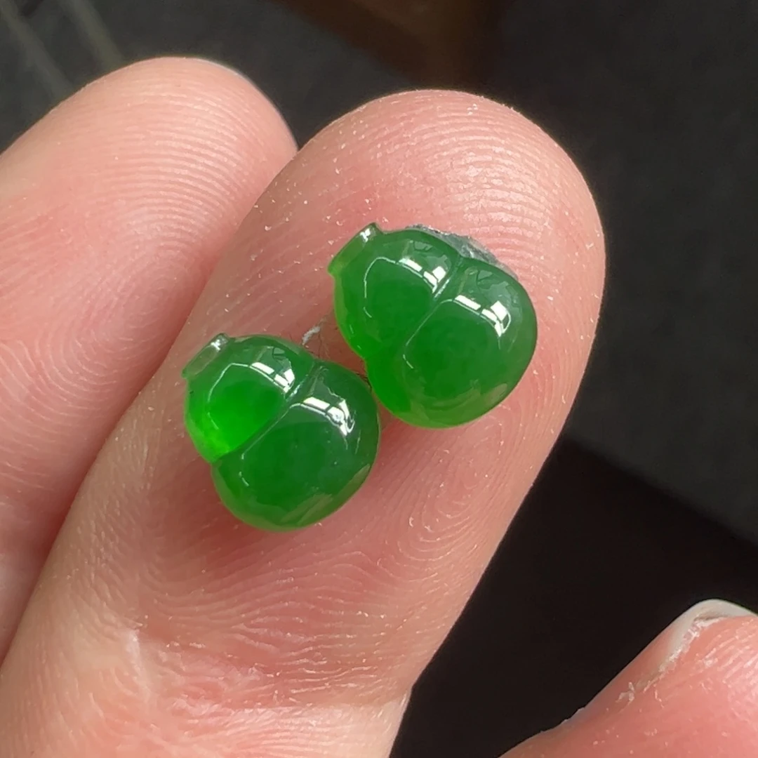 翡翠颈饰未镶嵌葫芦7.7