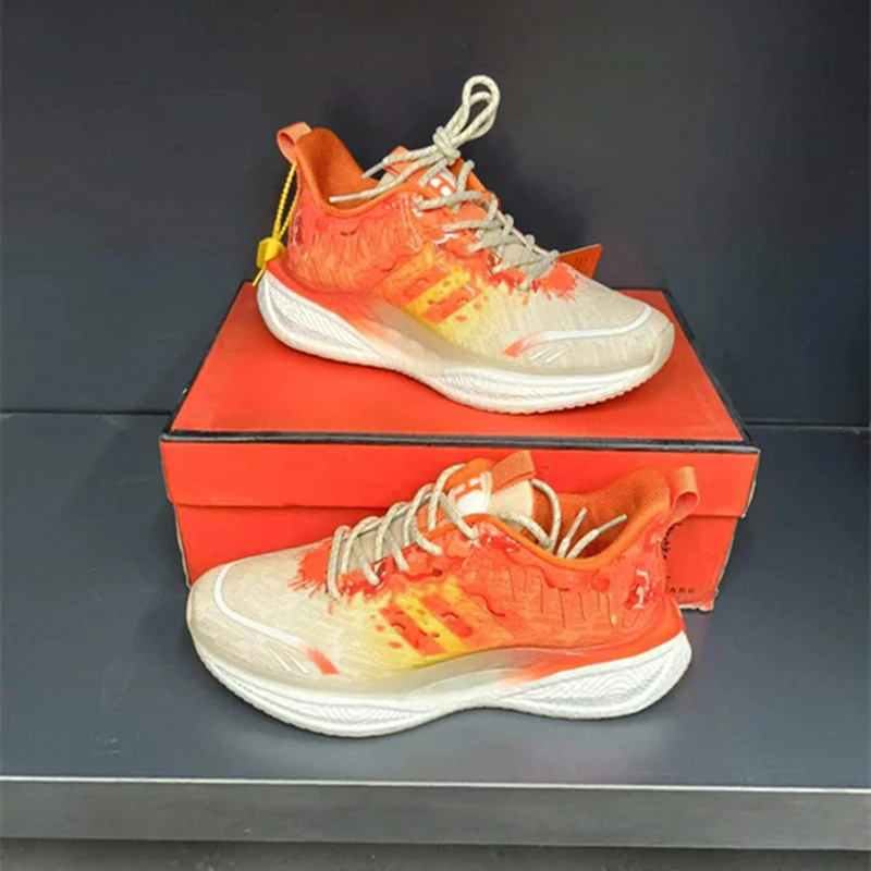 2025时尚潮鞋运动休闲鞋男女鞋夏季百搭透气