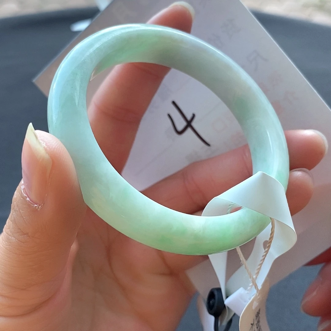 翡翠未镶嵌手镯56.9圈口手镯