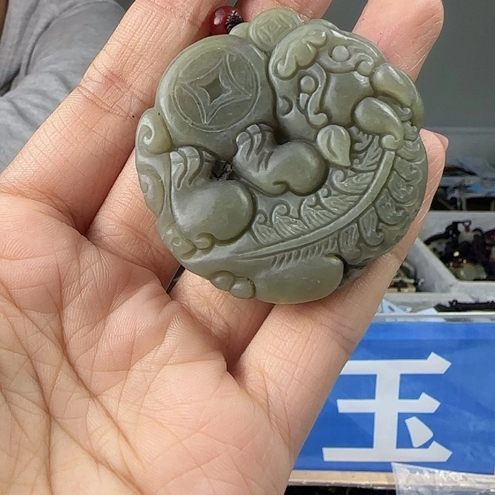 和田玉未镶嵌颈饰
