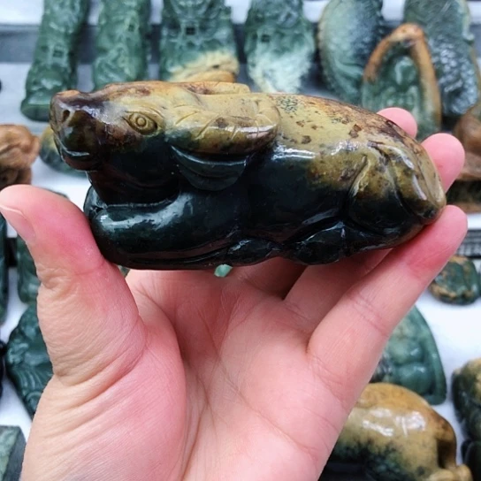 未镶嵌岫岩河磨玉（透闪石质玉）把件夕***好