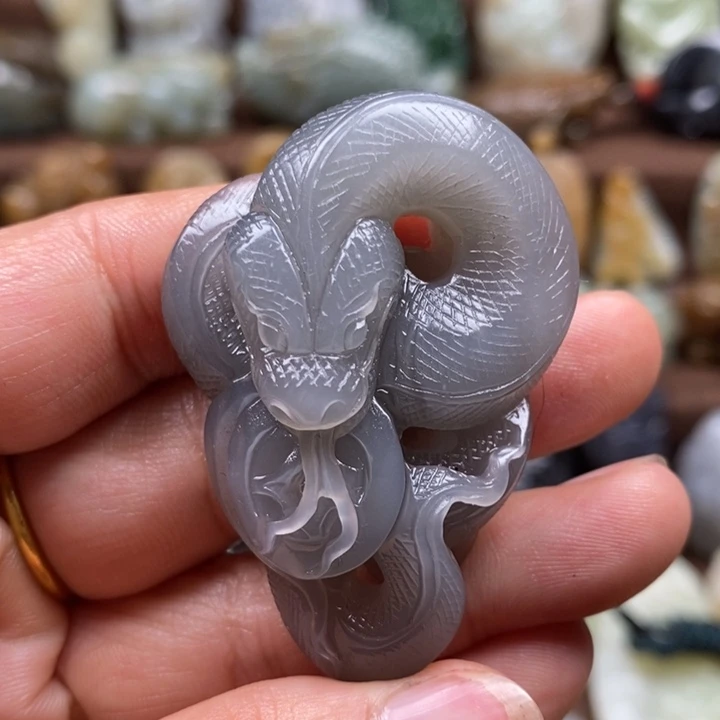 和田玉颈饰未镶嵌