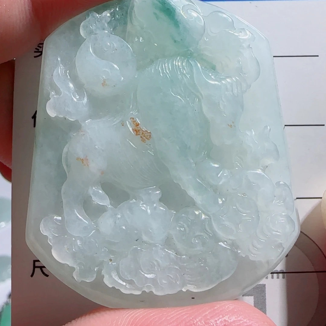颈饰未镶嵌翡翠牛牌