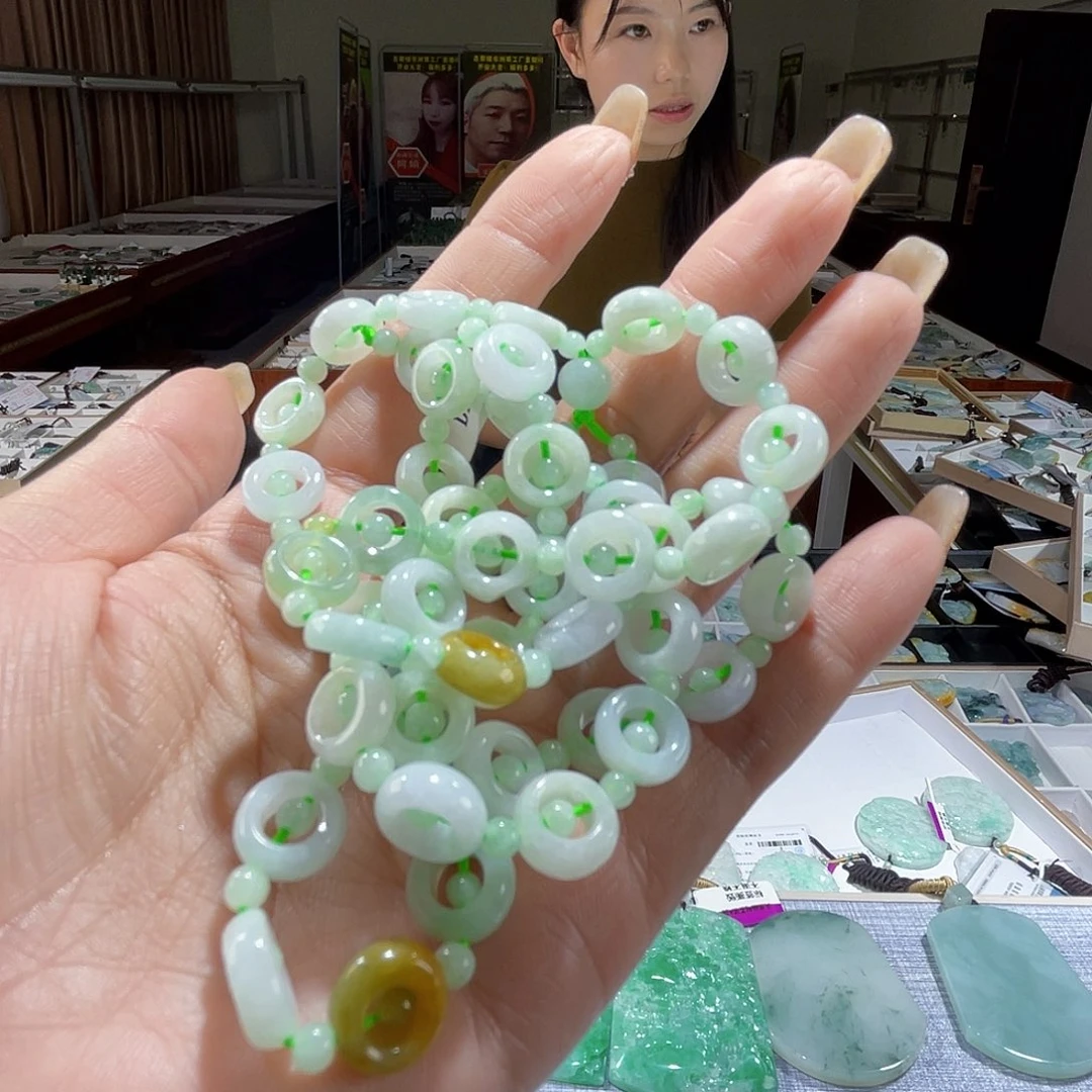 翡翠未镶嵌颈饰多样性发货仅发一件