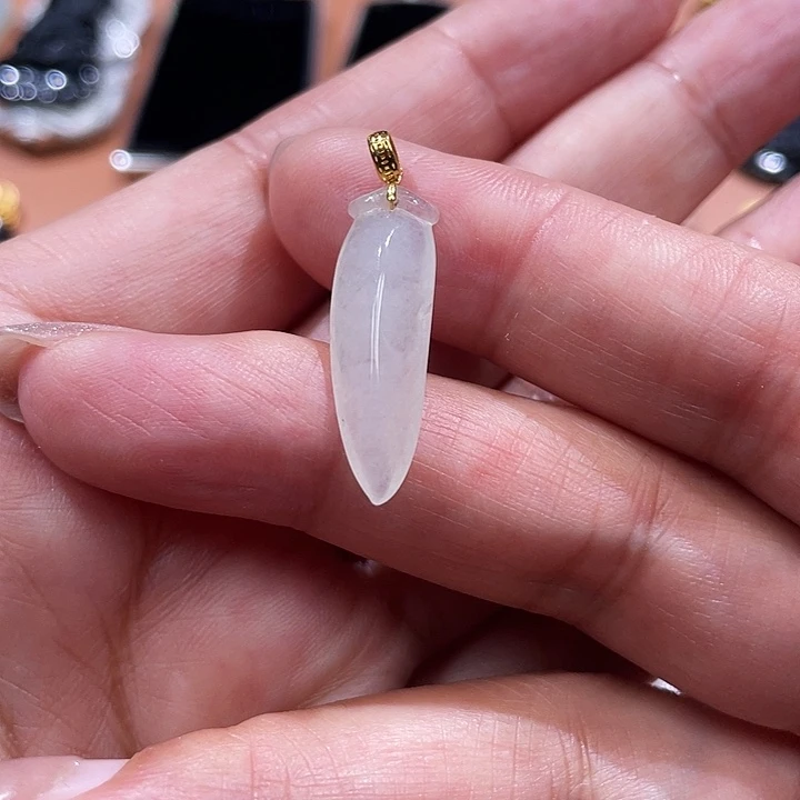 翡翠18K金镶嵌颈饰翡翠