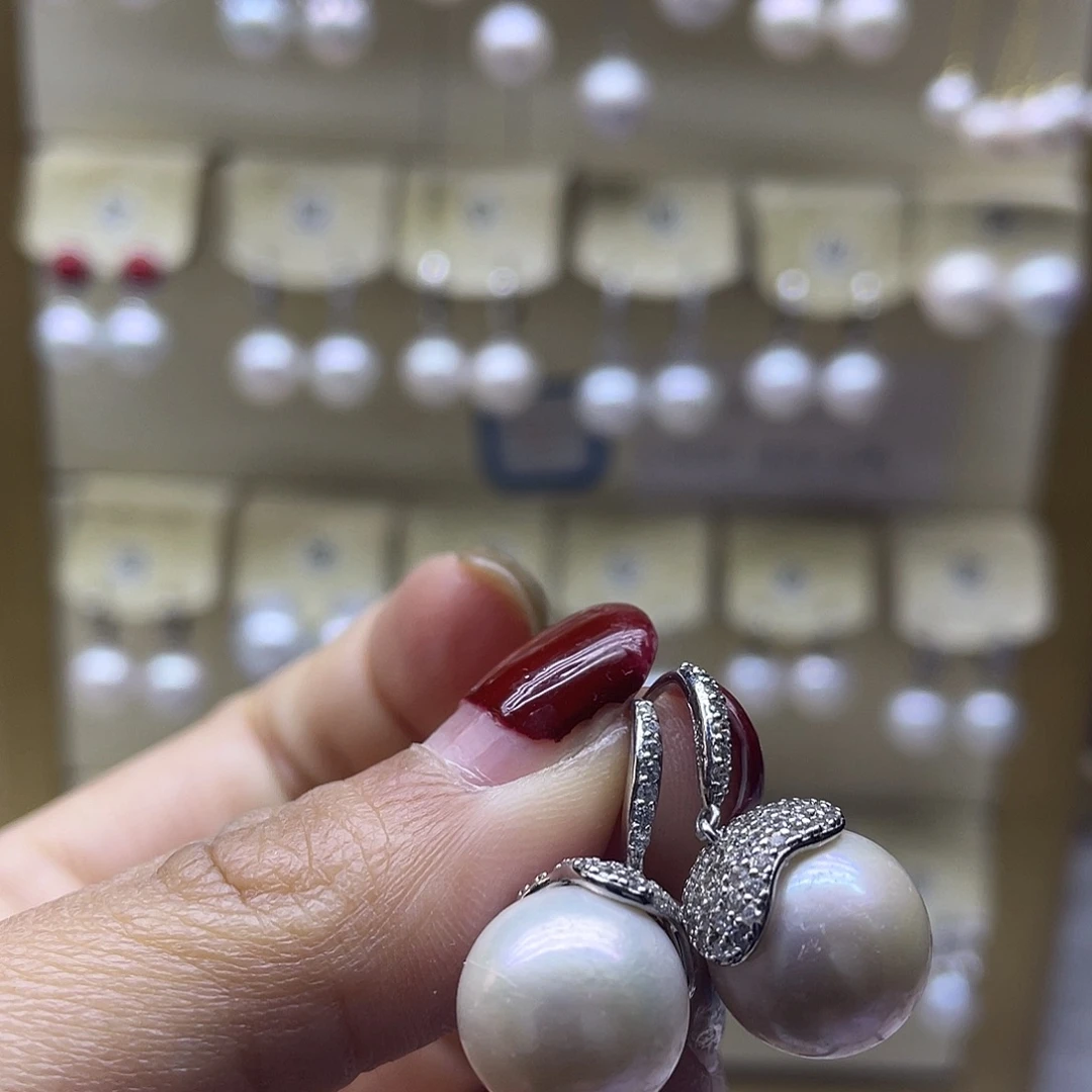 淡水珍珠银S925镶嵌耳饰