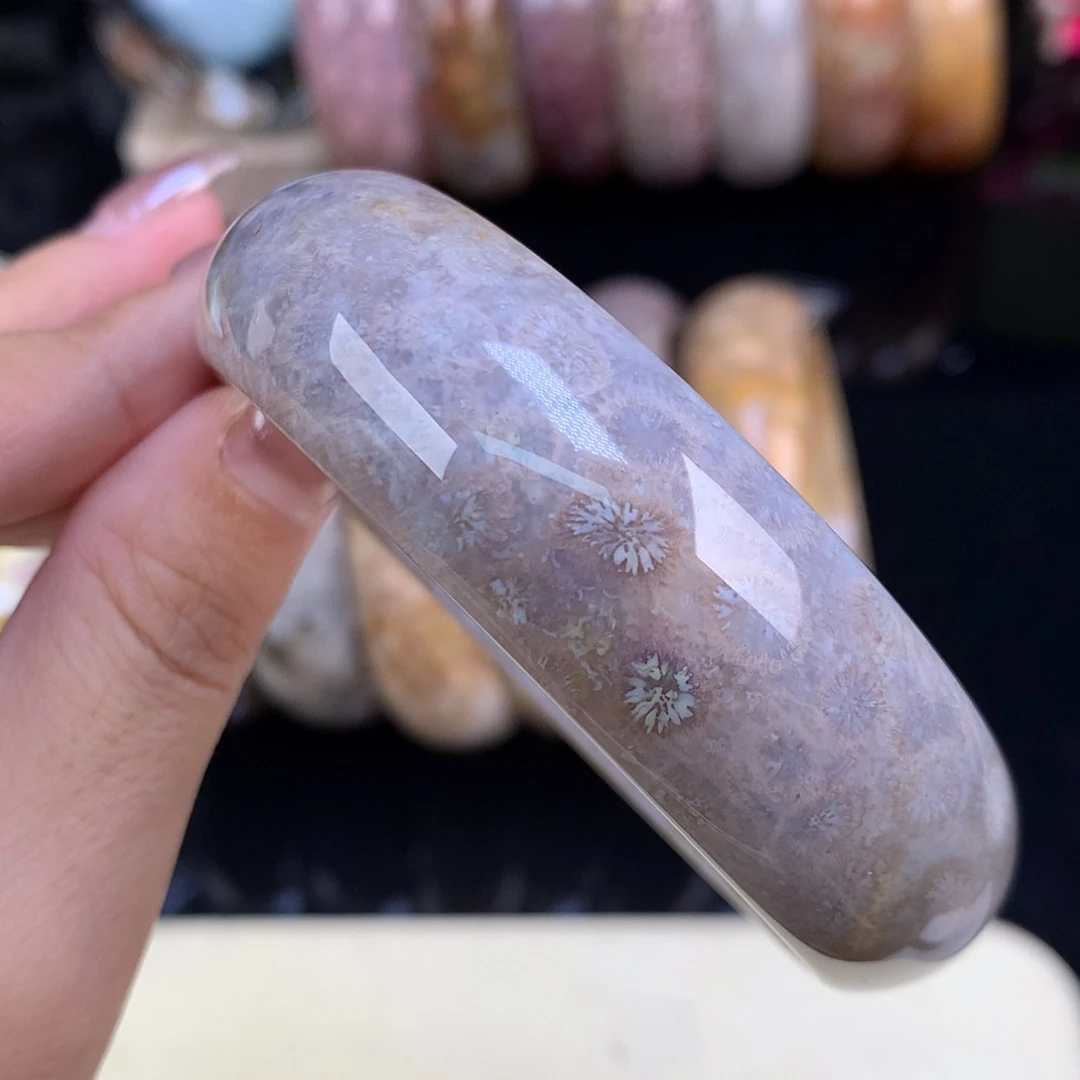 【闪购商品】颈饰未镶嵌硅化珊瑚（珊瑚玉）晚场福利手镯59（28号）