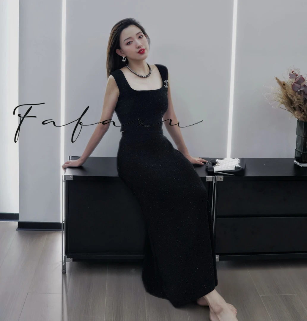 【JANWOMEN】黑色亮钻吊带性感无袖【背心】显瘦夏季修身气质时尚百搭