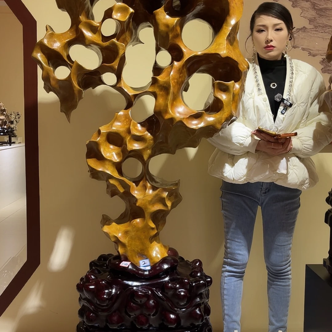 S***Y太湖石摆件，高，1.7米。 宽，80