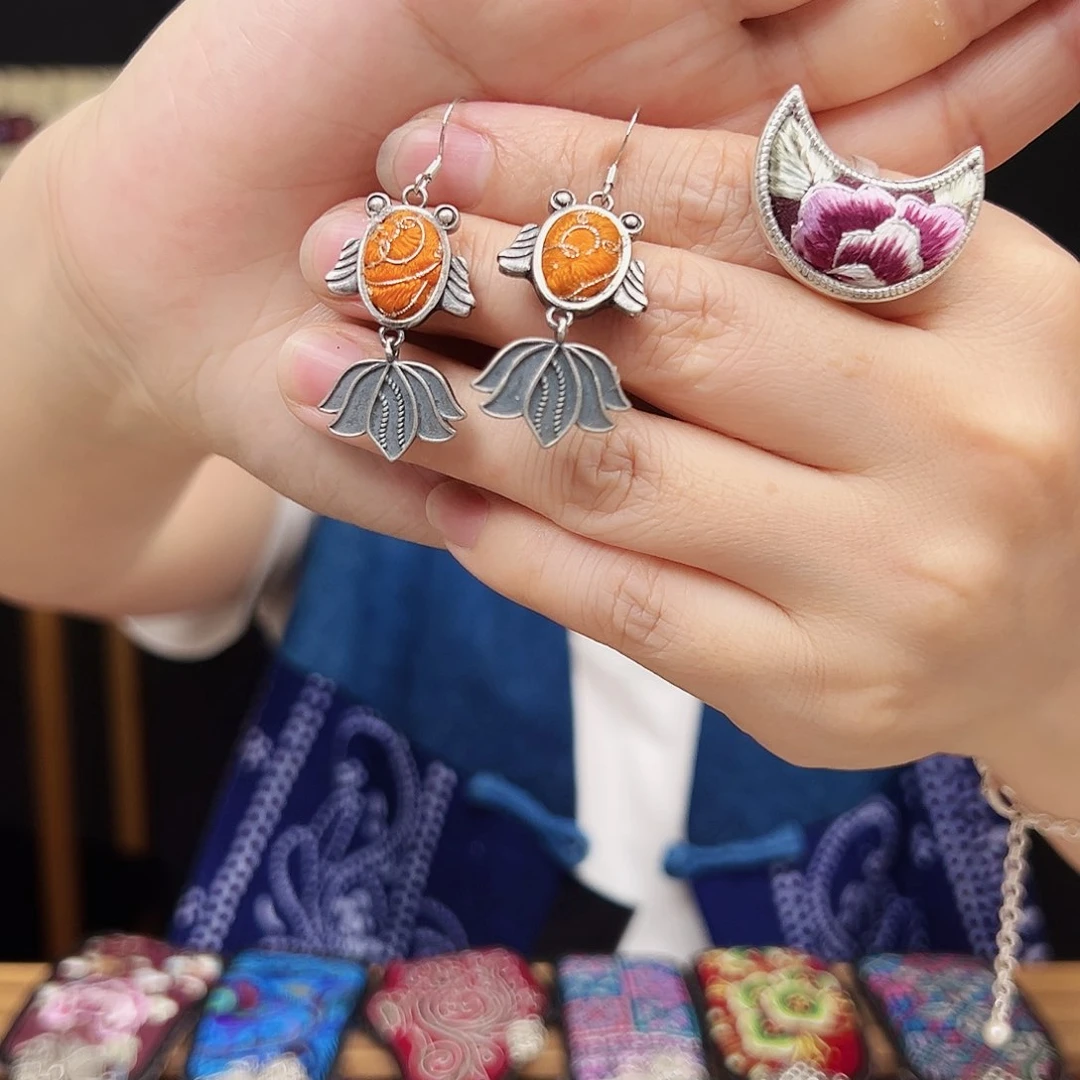 黄铜925银布艺手工刺绣