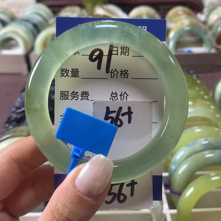 蛇纹石玉未镶嵌手镯91