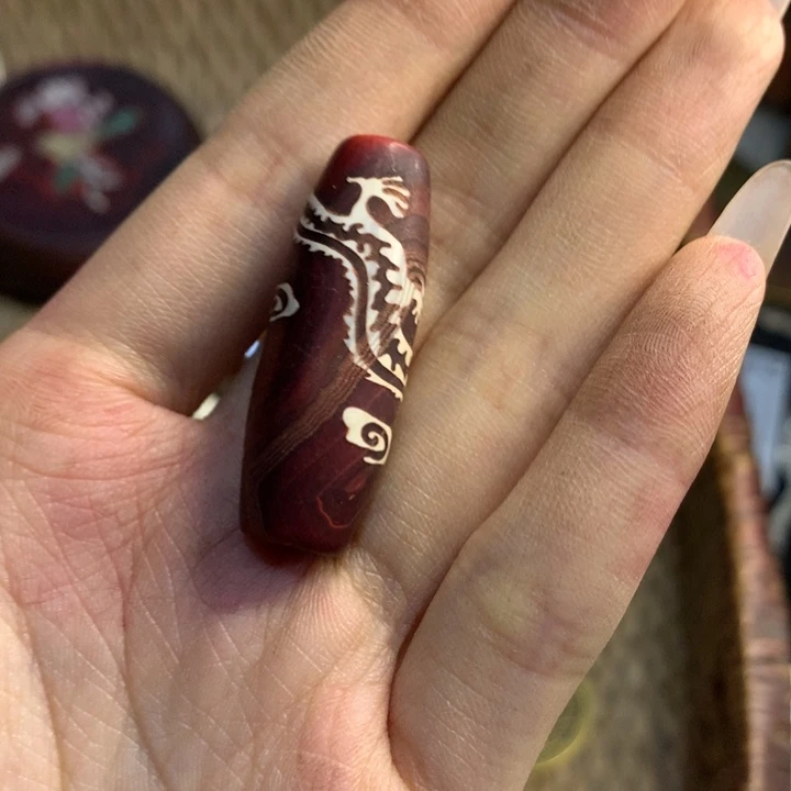 偶***然瓷片吐吐口水流下来后再