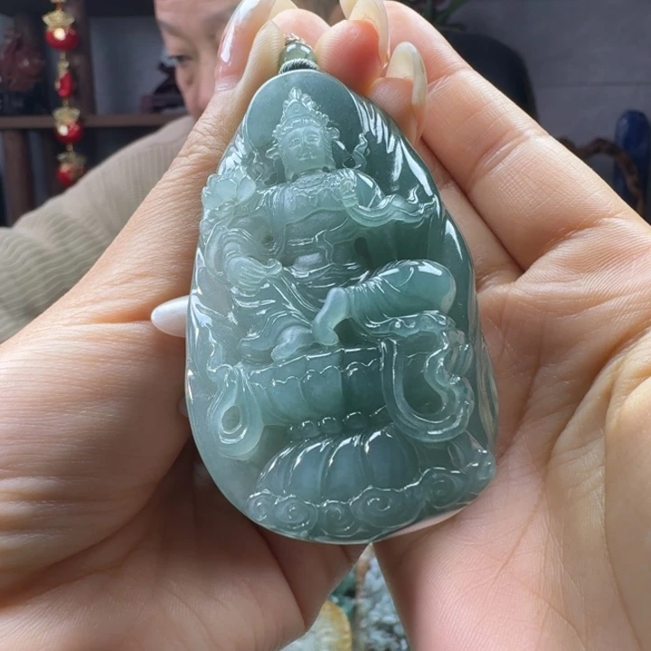 D***e定制翡翠未镶嵌观音