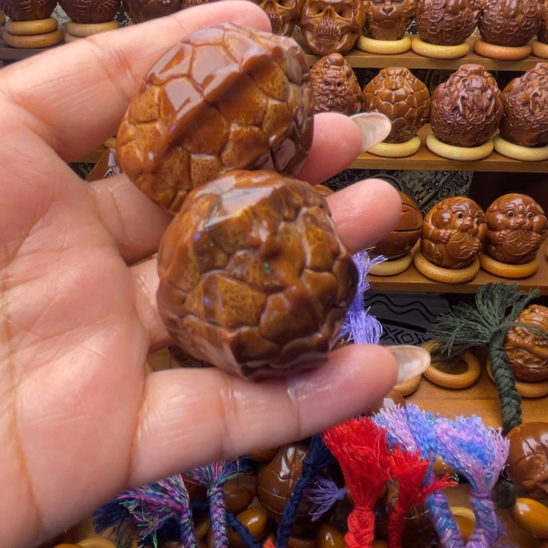 橄榄核吊坠富甲一方