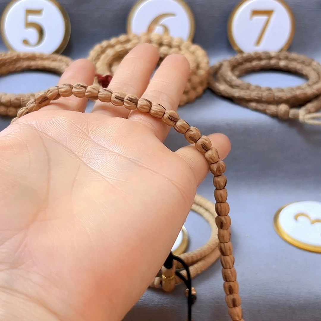 柏香籽/百香籽手串大*?