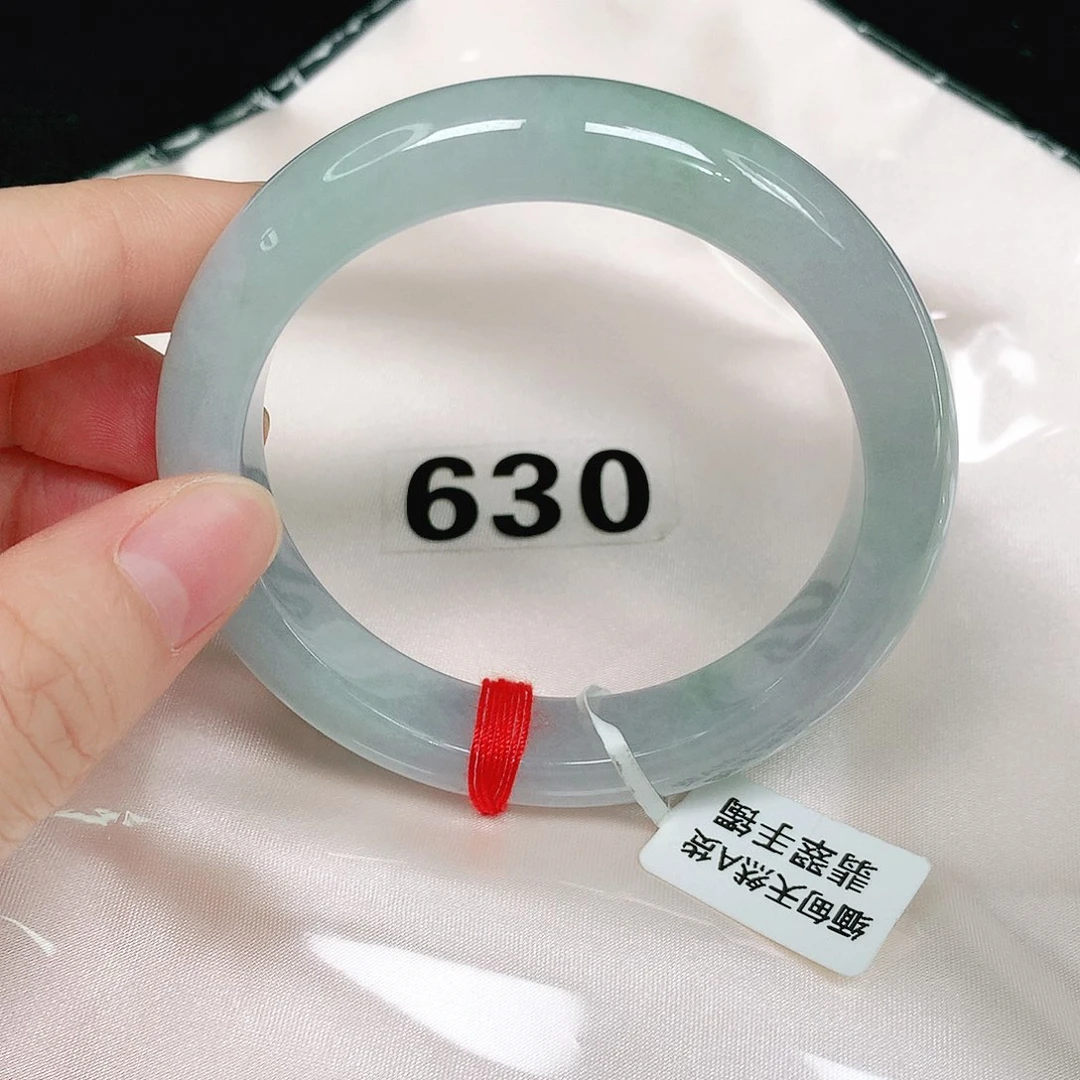 翡翠手镯未镶嵌翡翠手镯未镶嵌