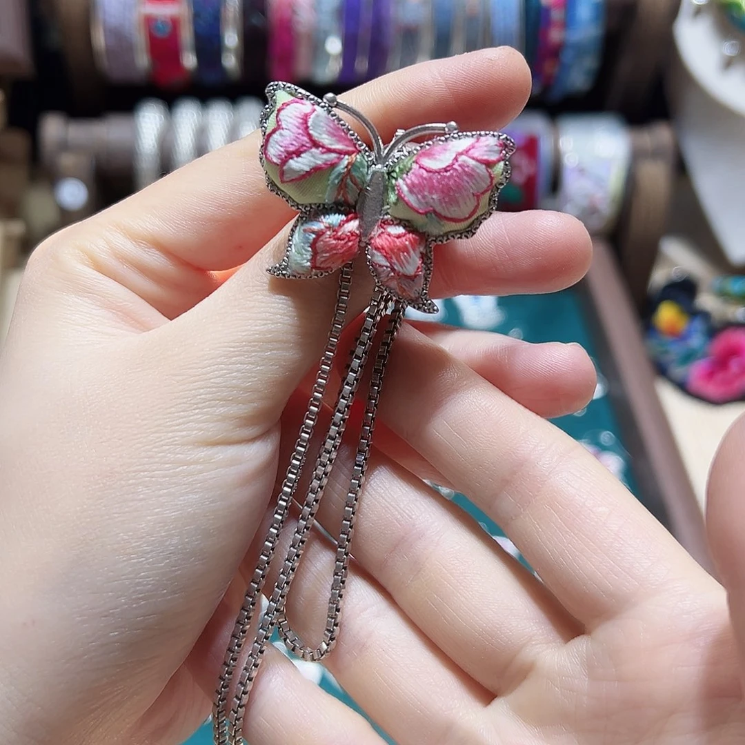 织绣手工富苗银项链
