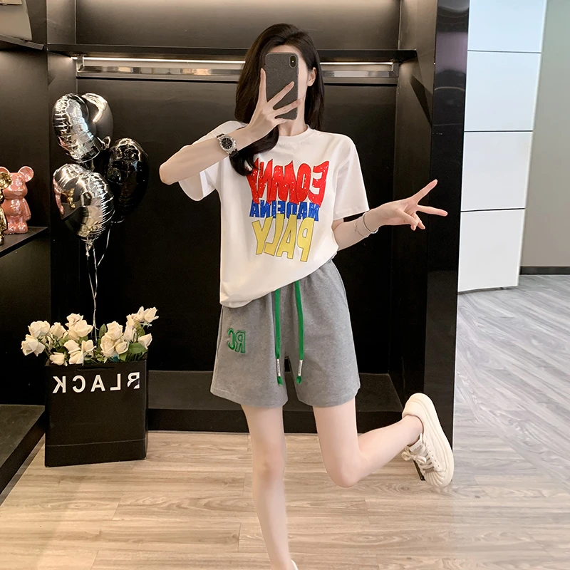 设计感时尚休闲运动套装2025夏季新款彩色字母圆领短袖短裤两件套