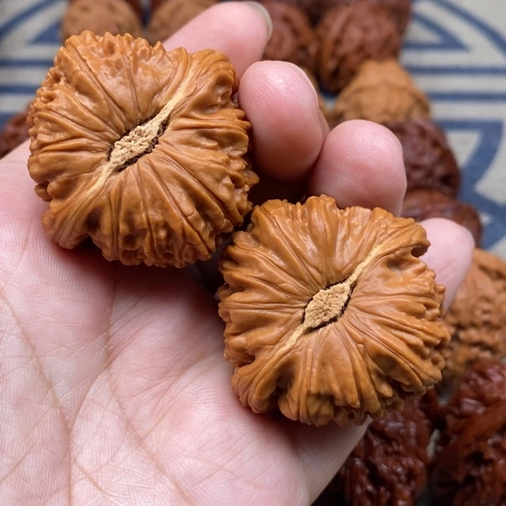 呵***…文玩核桃把件核桃