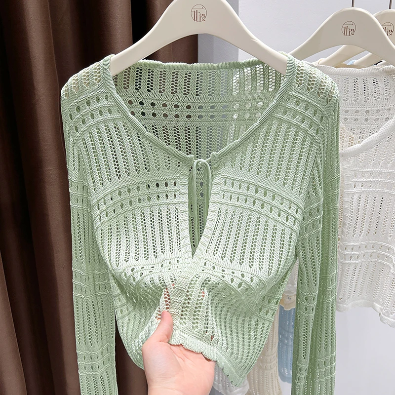 绿色冰丝V领长袖防晒开衫女2025夏季新款短款纯欲风外搭薄款罩衫