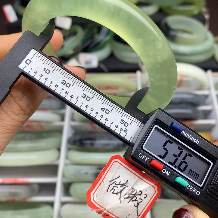 蛇纹石玉未镶嵌手镯845