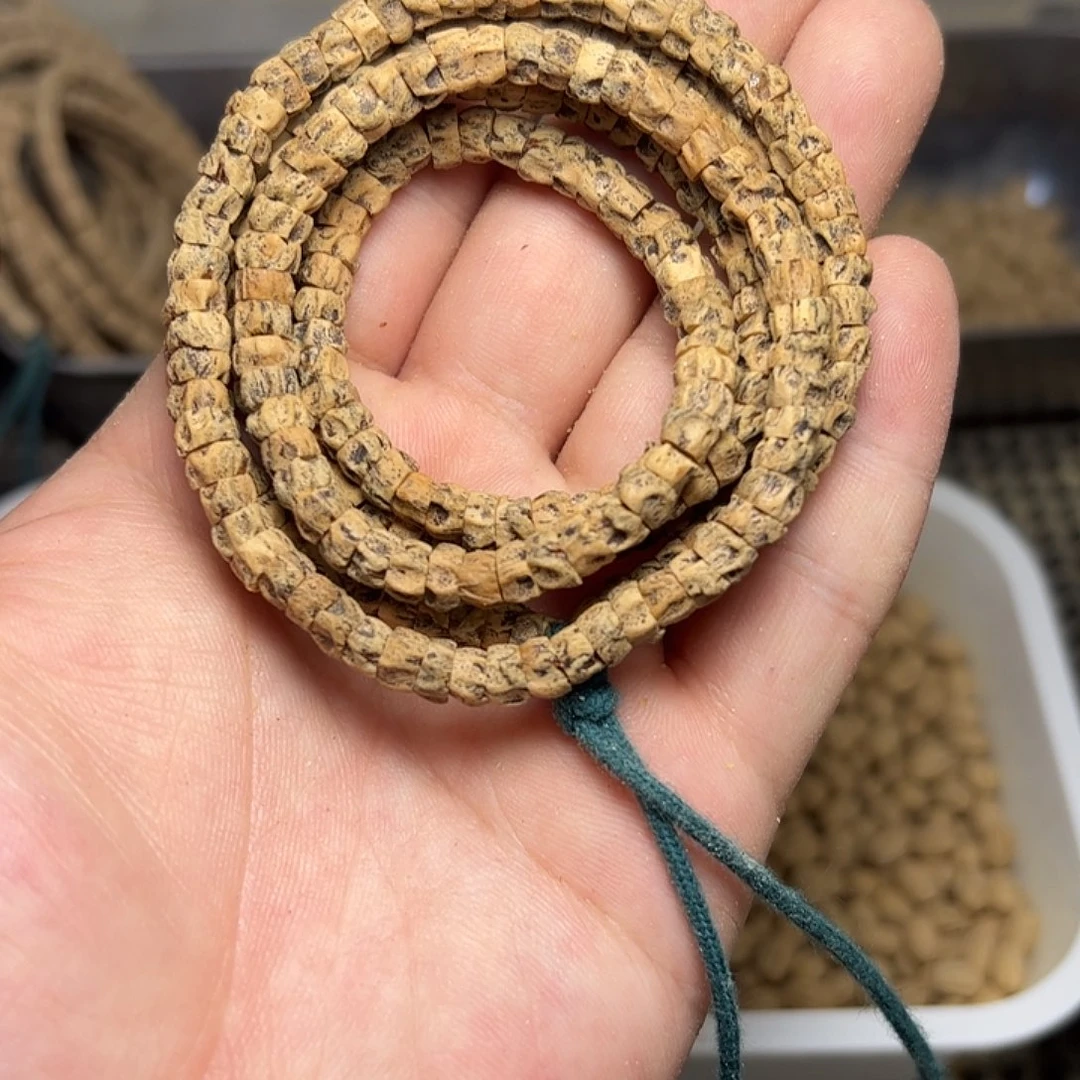 柏香籽/百香籽吊坠啦*啦