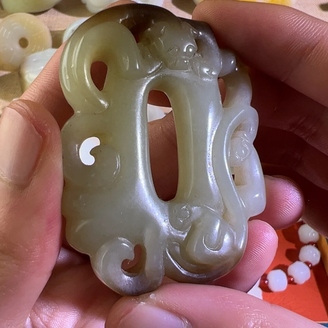 一***水和田玉未镶嵌颈饰