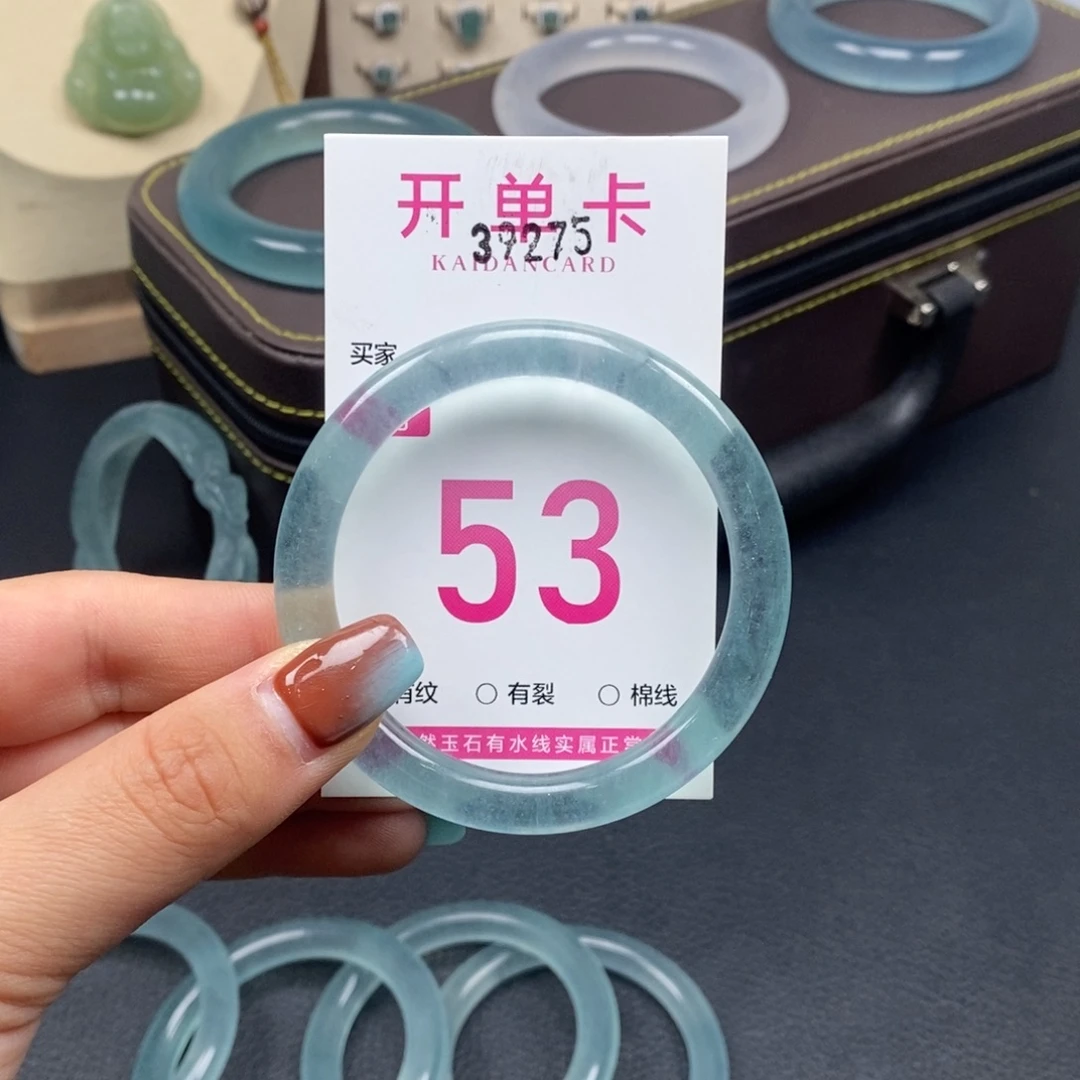墨***年石英质玉未镶嵌手镯