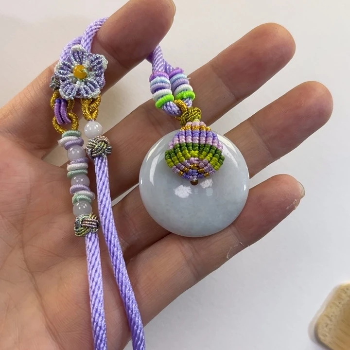 翡翠吊坠(赠链)未镶嵌