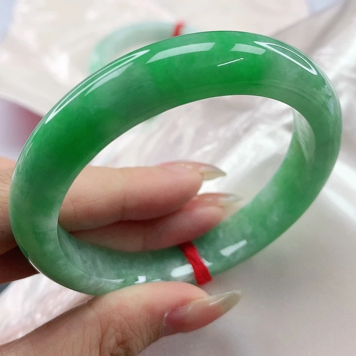 未镶嵌手镯翡翠，668