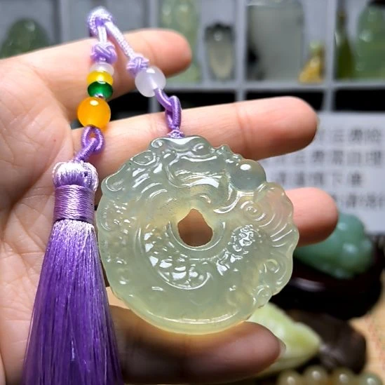 未镶嵌蛇纹石玉颈饰
