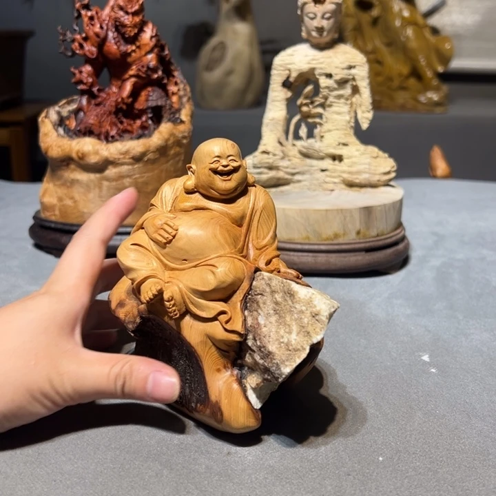 亦***人柏木（崖柏）乐乐摆件作品