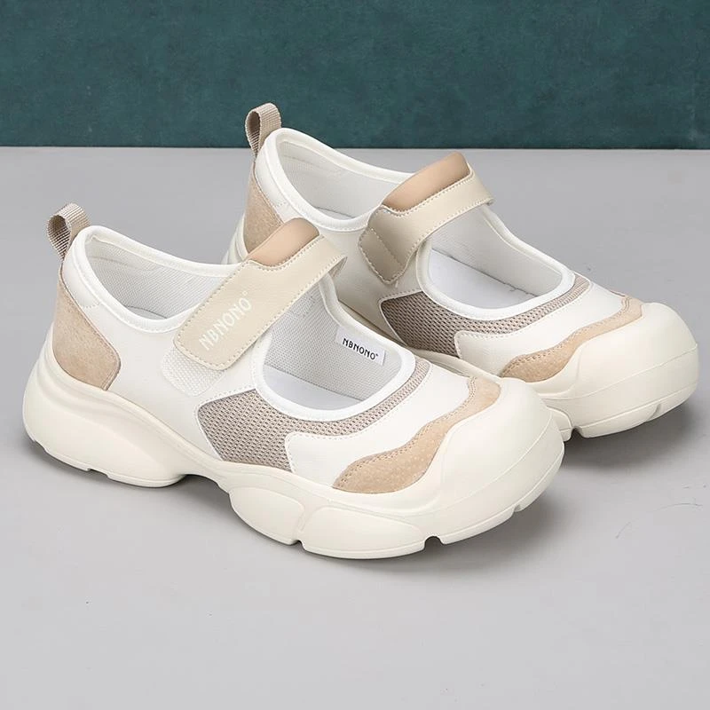 2025夏季新款韩版小众设计感塑料水晶凉鞋平底镂空舒适透气洞洞鞋