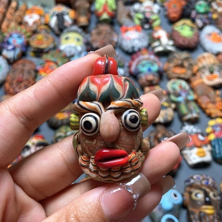 玻璃颈饰印度尼西亚粉鼻子