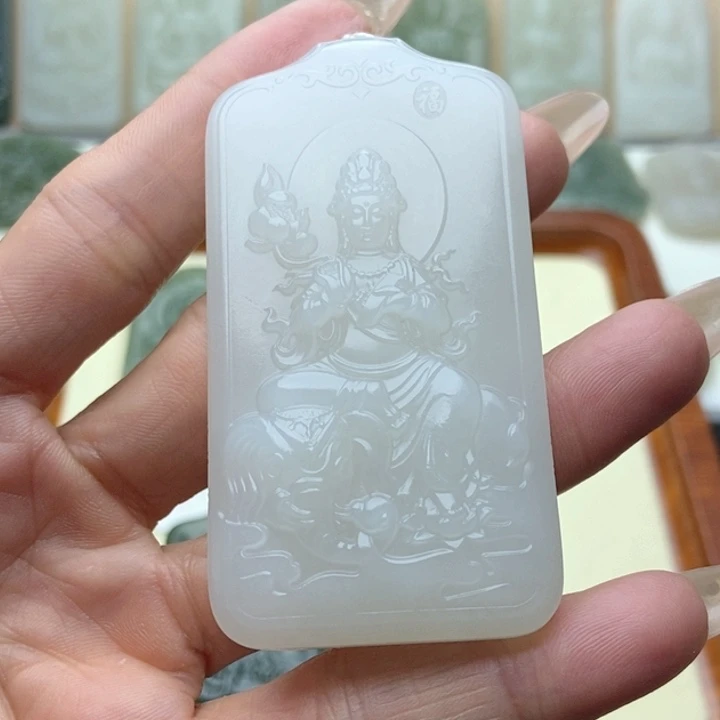 和田玉颈饰未镶嵌松*叶