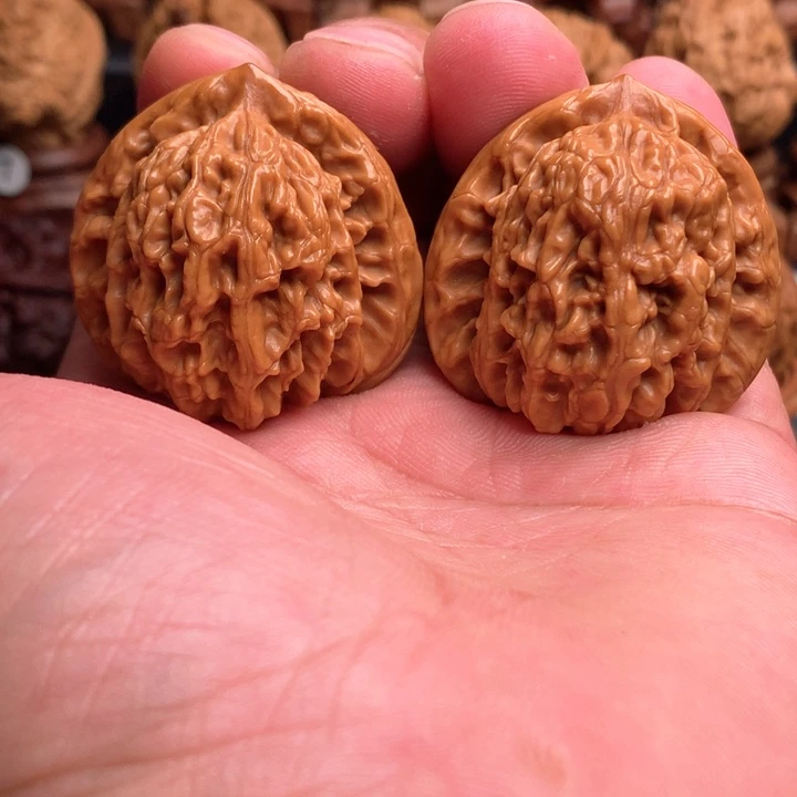 文玩核桃吊坠4虎头