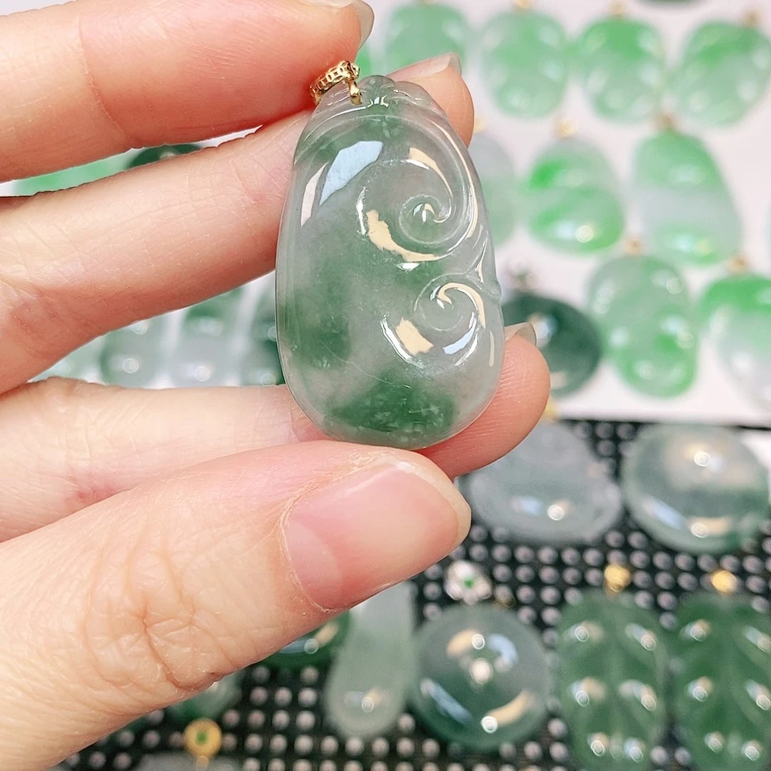 翡翠吊坠(不含链)18K金镶嵌