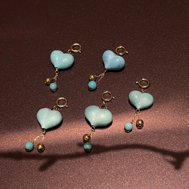 18k金湖北绿松石磨砂爱心滴溜吊坠（不含链）多样性发货发一